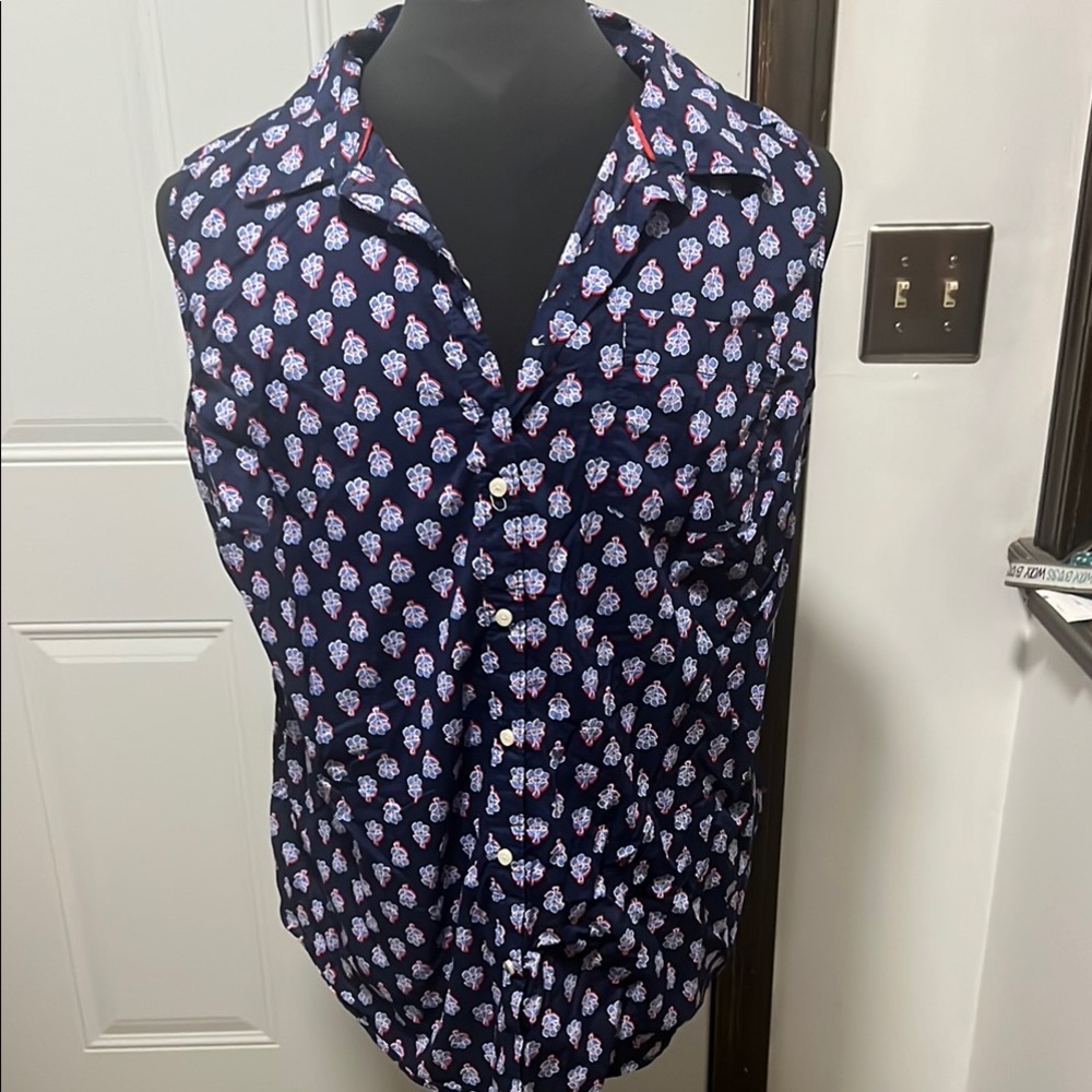 St. John’s BayNavy Sleeveless Button-Up Blouse with Floral Pattern